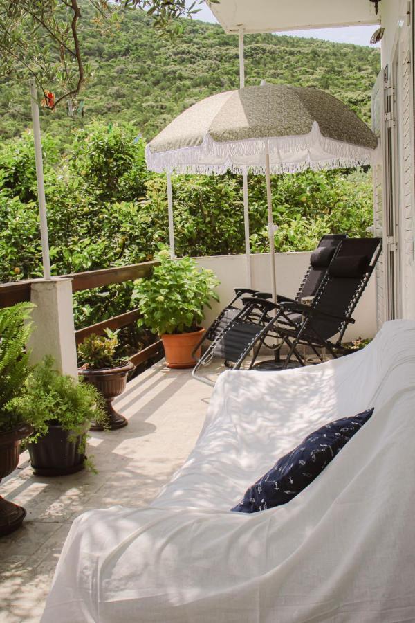 Ferienwohnung Faros Oasis Gdinj Exterior foto