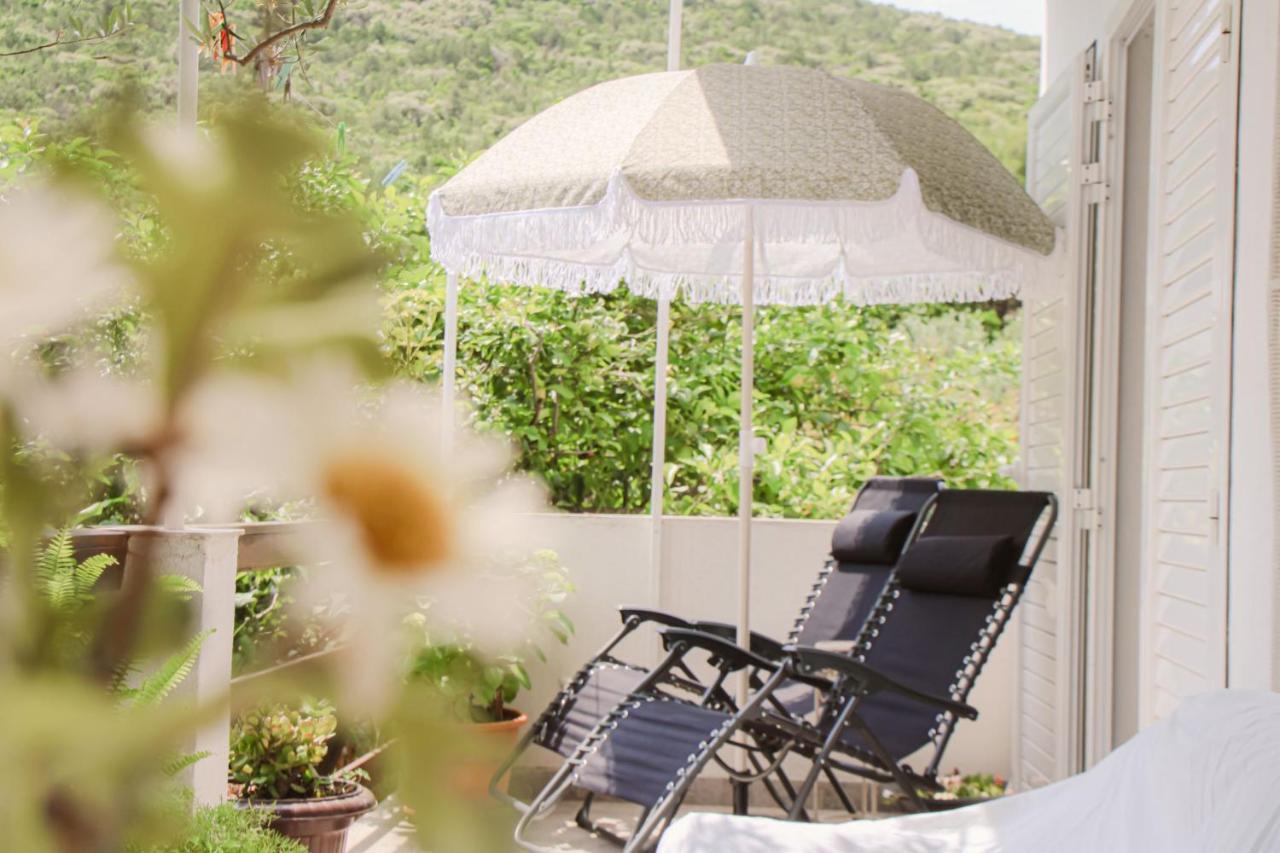 Ferienwohnung Faros Oasis Gdinj Exterior foto