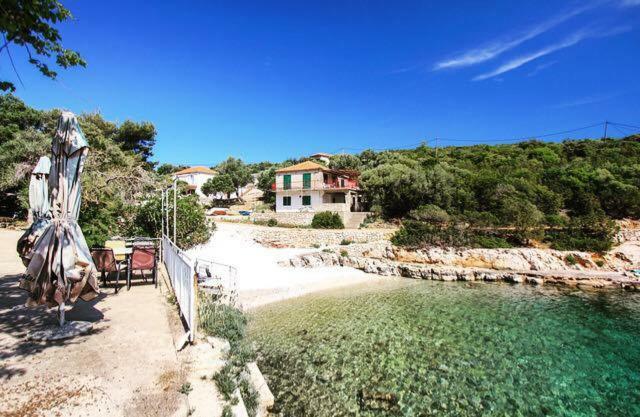Ferienwohnung Faros Oasis Gdinj Exterior foto